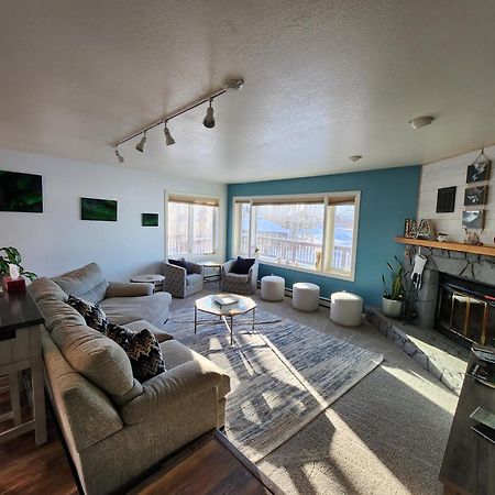 Luxury Lakefront Villa Fairbanks Extérieur photo