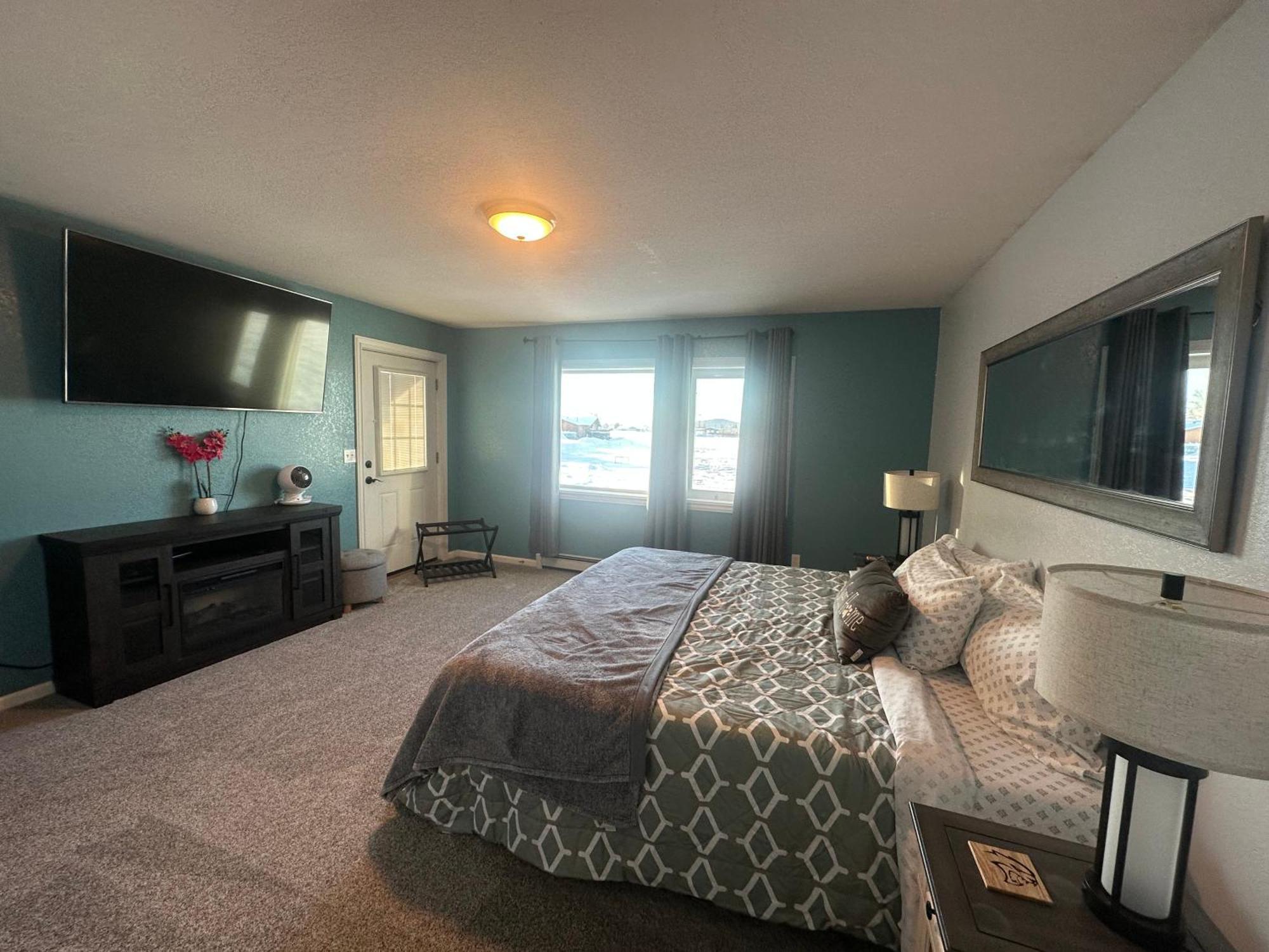 Luxury Lakefront Villa Fairbanks Extérieur photo