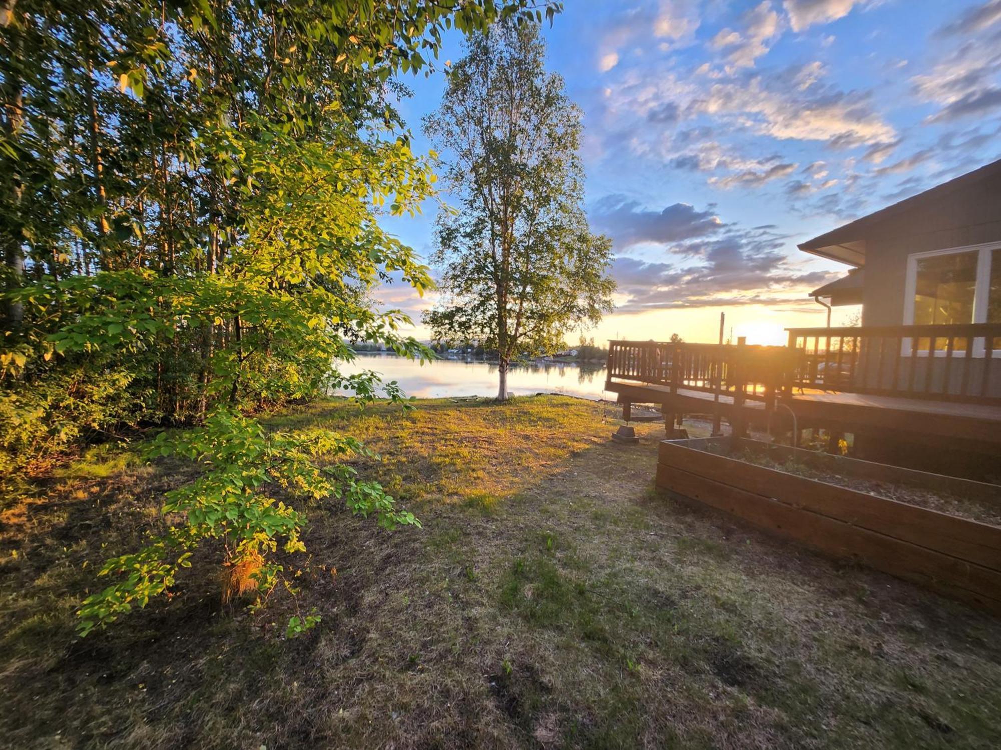 Luxury Lakefront Villa Fairbanks Extérieur photo
